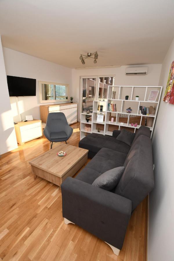 Sky Way Studio Apartment Sarajevo Exterior photo