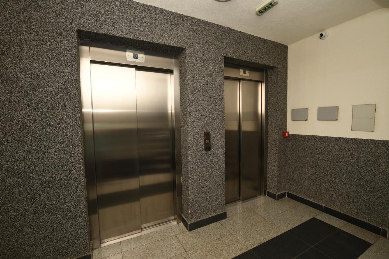 Sky Way Studio Apartment Sarajevo Exterior photo