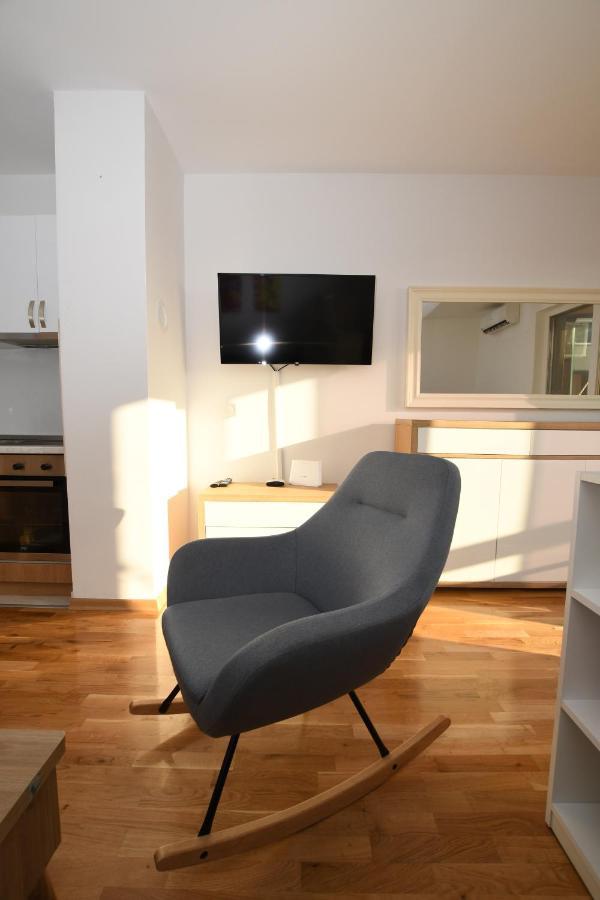Sky Way Studio Apartment Sarajevo Exterior photo